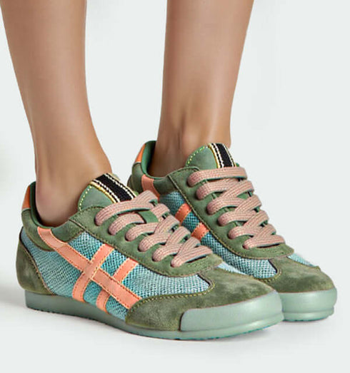 Trend summer sneakers in green and turquoise with peach accents and laces, perfect for casual wear.